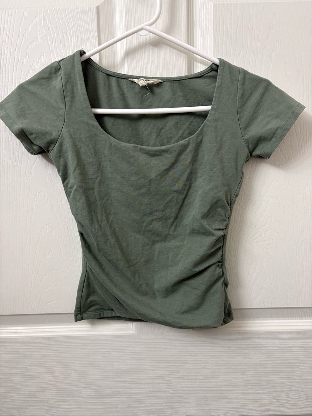 Scoop Neck Short Sleeve Tee in Olive Green